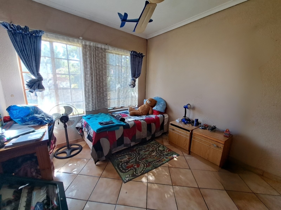 4 Bedroom Property for Sale in Safari Gardens North West